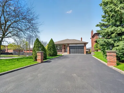 330 Cumberland Court Oshawa ON L1H 8E7