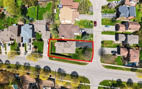 330 Cumberland Court Oshawa ON L1H 8E7
