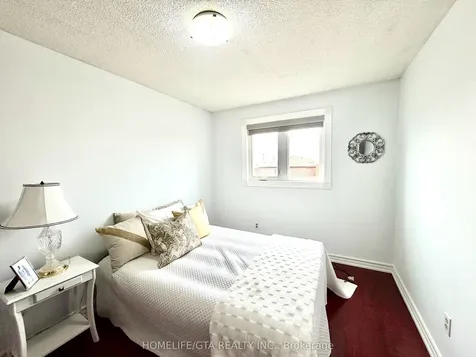 12 Grayson Crescent Toronto ON M1B 5B4