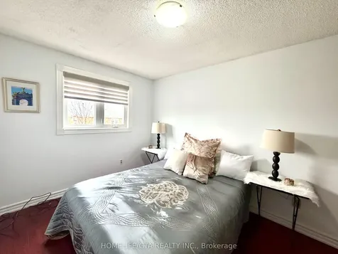 12 Grayson Crescent Toronto ON M1B 5B4