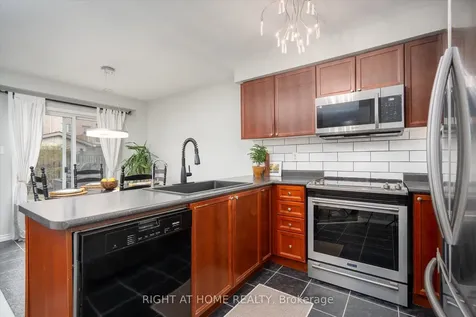 2396 Winlord Place Oshawa ON L1L 0B7