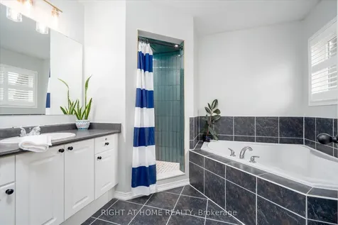 2396 Winlord Place Oshawa ON L1L 0B7