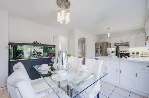 256 Alexmuir Boulevard Toronto ON M1V 1T7