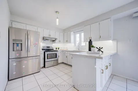 256 Alexmuir Boulevard Toronto ON M1V 1T7