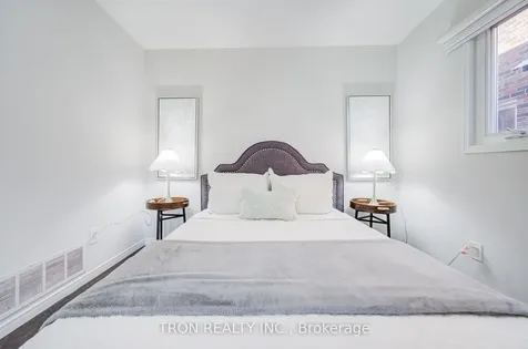 256 Alexmuir Boulevard Toronto ON M1V 1T7