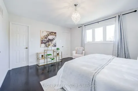 256 Alexmuir Boulevard Toronto ON M1V 1T7