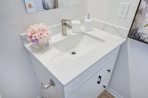 256 Alexmuir Boulevard Toronto ON M1V 1T7
