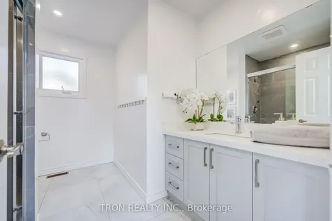 256 Alexmuir Boulevard Toronto ON M1V 1T7