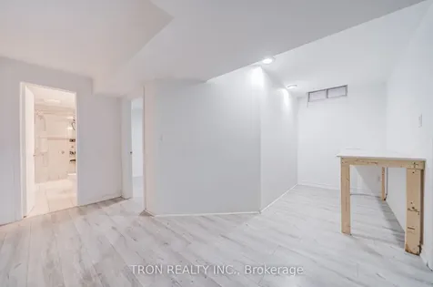 256 Alexmuir Boulevard Toronto ON M1V 1T7