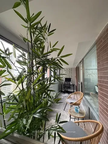 5 Massey Square Toronto ON M4C 5L6