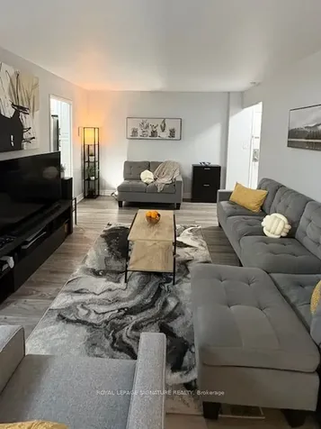 5 Massey Square Toronto ON M4C 5L6