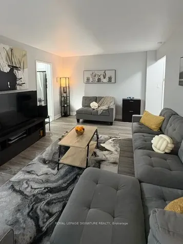 5 Massey Square Toronto ON M4C 5L6
