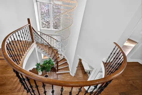 914 Sproule Crescent Oshawa ON L1K 2C8