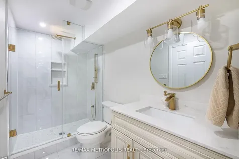 914 Sproule Crescent Oshawa ON L1K 2C8