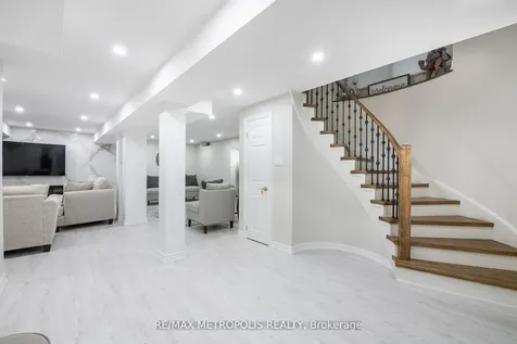 914 Sproule Crescent Oshawa ON L1K 2C8
