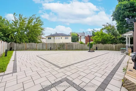 914 Sproule Crescent Oshawa ON L1K 2C8