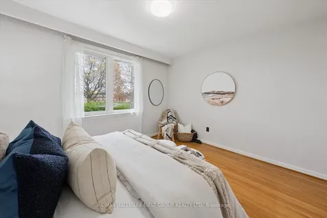 19 Madrid Street Toronto ON M1P 4L7