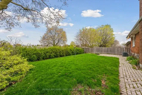 19 Madrid Street Toronto ON M1P 4L7