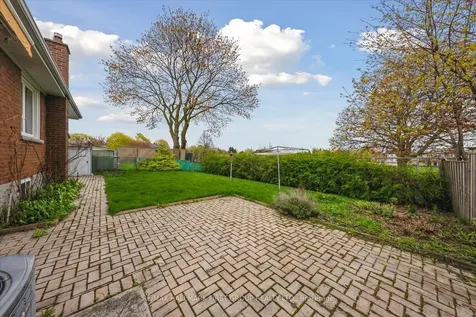 19 Madrid Street Toronto ON M1P 4L7
