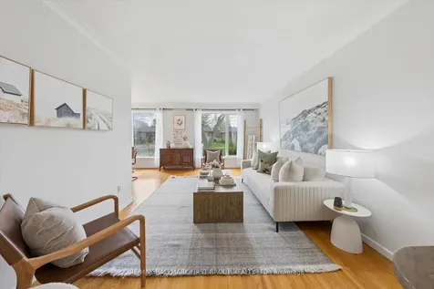 19 Madrid Street Toronto ON M1P 4L7