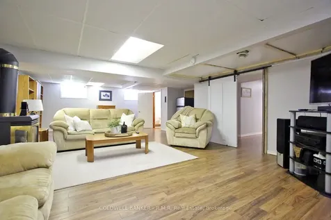 125 Jones Avenue Oshawa ON L1G 3A3