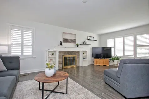 125 Jones Avenue Oshawa ON L1G 3A3