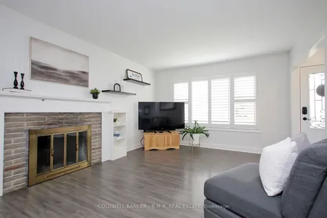 125 Jones Avenue Oshawa ON L1G 3A3