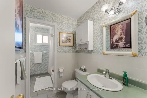 26 Wichey Road S Toronto ON M1C 2H6