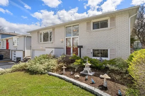 26 Wichey Road S Toronto ON M1C 2H6
