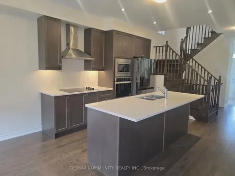 59 Mountainside Crescent Whitby ON L1R 0P4