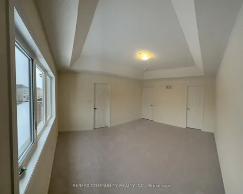 59 Mountainside Crescent Whitby ON L1R 0P4
