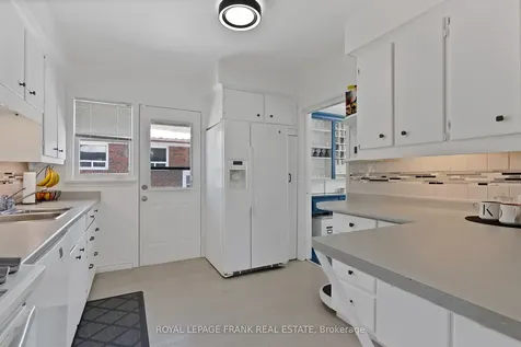 1 Deborah Drive Toronto ON M1H 2H5