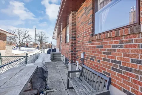 1 Deborah Drive Toronto ON M1H 2H5