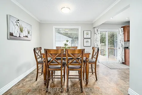 17 Eastwood Avenue N Oshawa ON L1G 3Y5