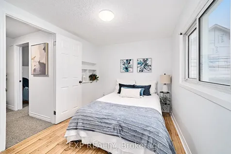 17 Eastwood Avenue N Oshawa ON L1G 3Y5