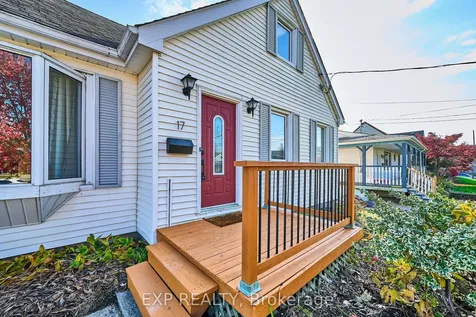 17 Eastwood Avenue N Oshawa ON L1G 3Y5