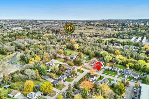 17 Eastwood Avenue N Oshawa ON L1G 3Y5