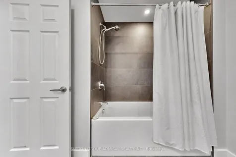 14 Windham Crescent Clarington ON L1E 1Y7