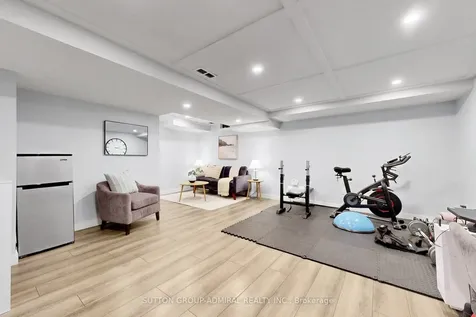 14 Windham Crescent Clarington ON L1E 1Y7