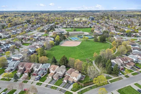 14 Windham Crescent Clarington ON L1E 1Y7