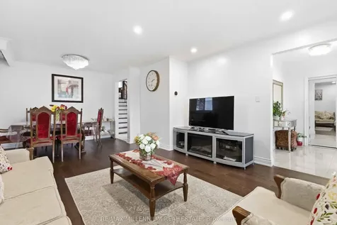 204A Bellamy Road N Toronto ON M1J 2L6