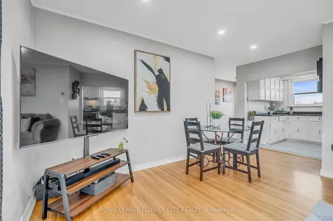 611 Harriet Street Whitby ON L1N 1L4