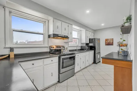 611 Harriet Street Whitby ON L1N 1L4