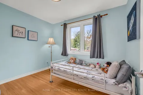 611 Harriet Street Whitby ON L1N 1L4