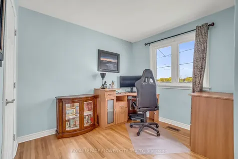 611 Harriet Street Whitby ON L1N 1L4