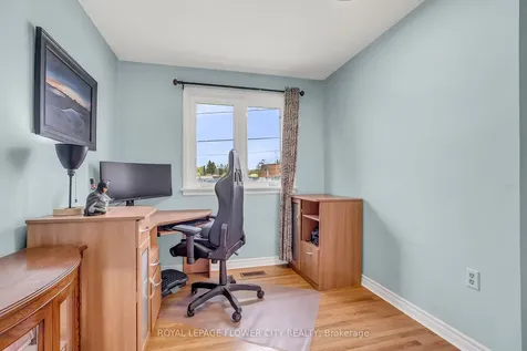 611 Harriet Street Whitby ON L1N 1L4