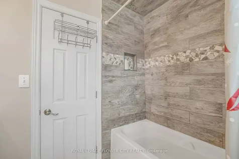 611 Harriet Street Whitby ON L1N 1L4