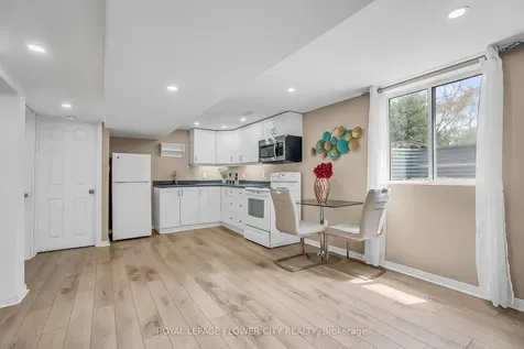 611 Harriet Street Whitby ON L1N 1L4