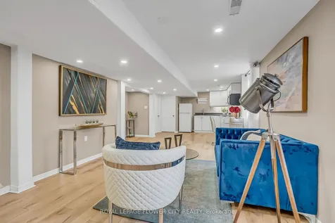 611 Harriet Street Whitby ON L1N 1L4