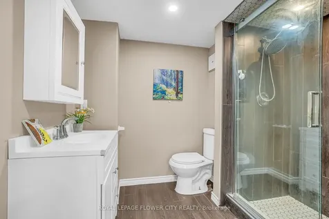 611 Harriet Street Whitby ON L1N 1L4